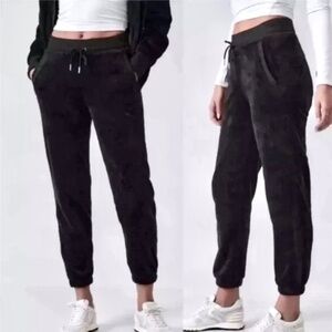 NWT ATHLETA RECOVERY COZY KARMA JOGGER PANTS, MEDIUM